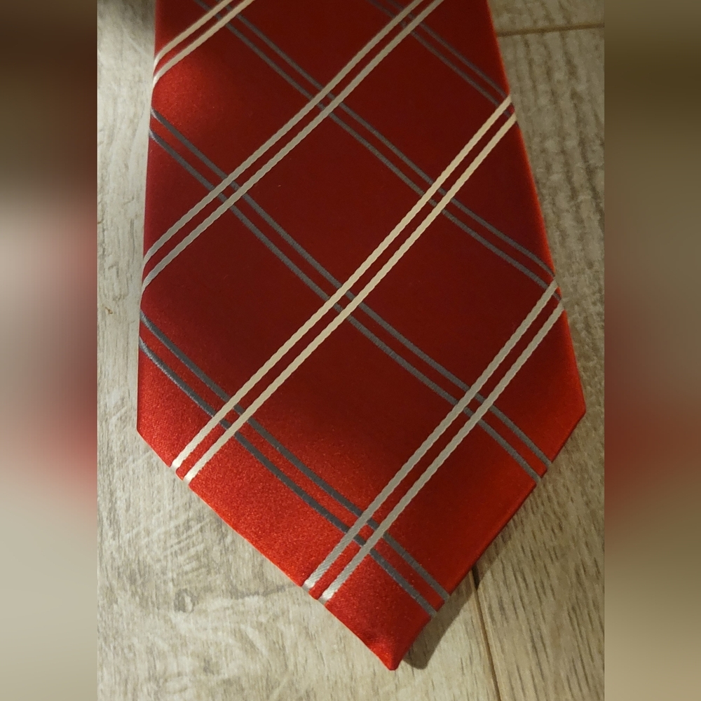Donald J. Trump - Signature Collection Silk Neck Tie - Picture 2 of 6